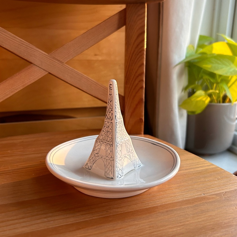 EIFFEL TOWER JEWELRY DISH by Molly Hatch Anthropologie 🇫🇷